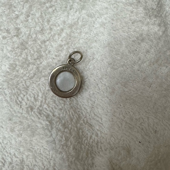 Pandora Daisy Signet Pendant 🌼 - Picture 3 of 3